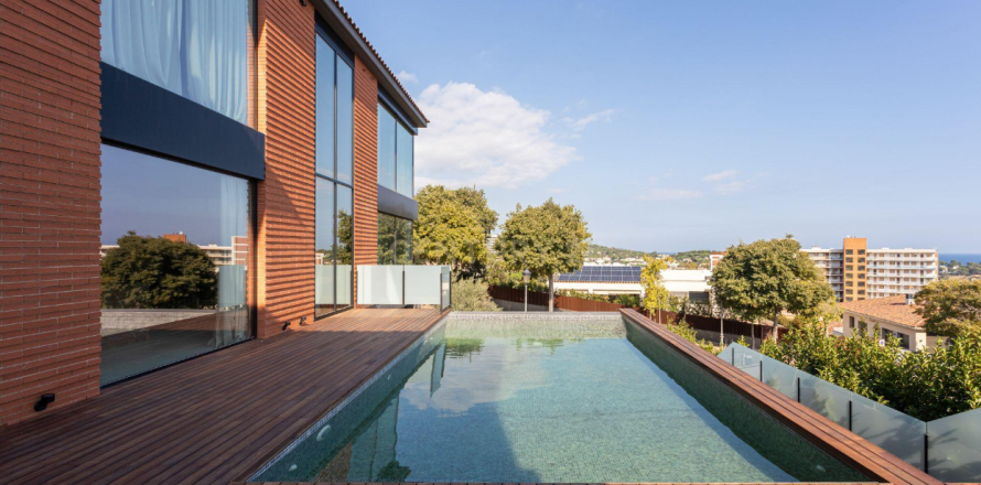 6 bedrooms villa for sale in S'Agaro, Girona, Catalonia, Spain № 1797