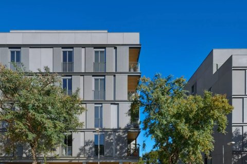 Apartamento de 4 dormitorios en venta en Barcelona, Cataluña, Spain № 1800