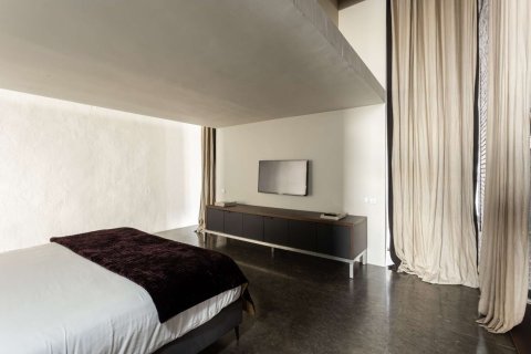 Apartamento de 2 dormitorios en venta en Barcelona, Cataluña, Spain № 1795 - foto 17