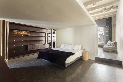 Apartamento de 2 dormitorios en venta en Barcelona, Cataluña, Spain № 1795 - foto 16