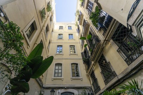 Apartamento de 2 dormitorios en venta en Barcelona, Cataluña, Spain № 1795 - foto 21