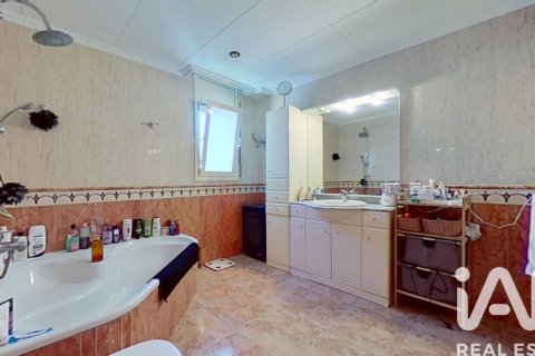5 bedrooms house for sale in El Vendrell, Tarragona, Catalonia, Spain № 7451 - photo 10