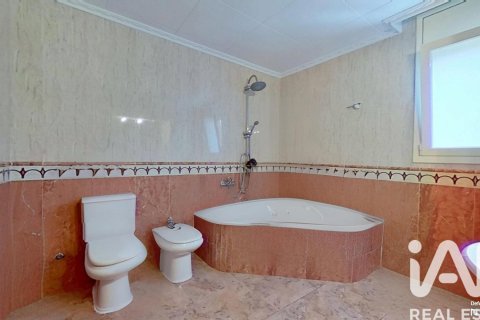 5 bedrooms house for sale in El Vendrell, Tarragona, Catalonia, Spain № 7451 - photo 9
