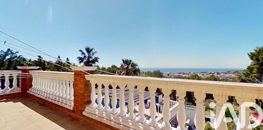 5 bedrooms house for sale in El Vendrell, Tarragona, Catalonia, Spain № 7451