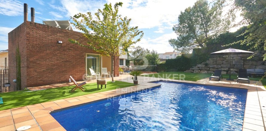 Сasa de 6 dormitorios en venta en Sant Cugat del Vallès, Barcelona, Cataluña, Spain № 5760