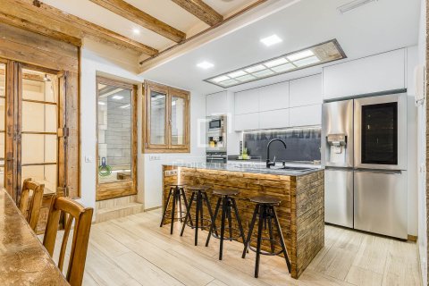 Купить квартиру в Барселона, Испания с 4 спальни, 123м², № 6607 - фото 6