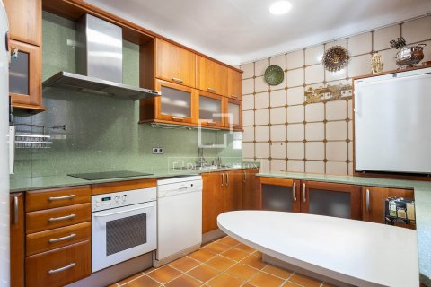 Apartamento de 5 dormitorios en venta en Barcelona, Cataluña, Spain № 6609 - foto 9