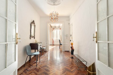 Apartamento de 5 dormitorios en venta en Barcelona, Cataluña, Spain № 6609 - foto 6