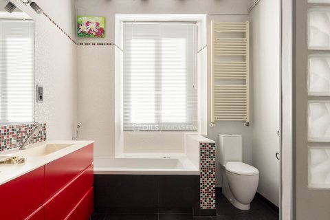 Apartamento de 5 dormitorios en venta en Barcelona, Cataluña, Spain № 6609 - foto 23