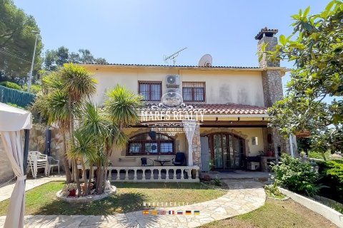 Villa de 5 dormitorios en venta en Lloret de Mar, Gerona, Cataluña, Spain № 1017 - foto 2