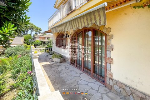 Villa de 5 dormitorios en venta en Lloret de Mar, Gerona, Cataluña, Spain № 1017 - foto 4