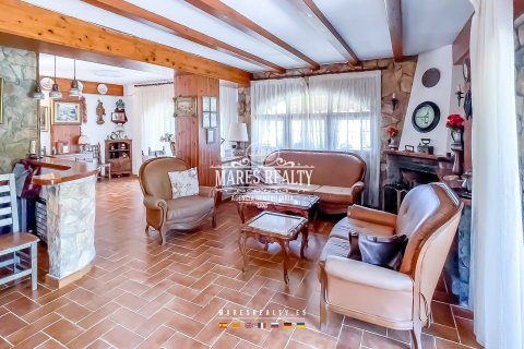 Villa de 5 dormitorios en venta en Lloret de Mar, Gerona, Cataluña, Spain № 1017 - foto 10