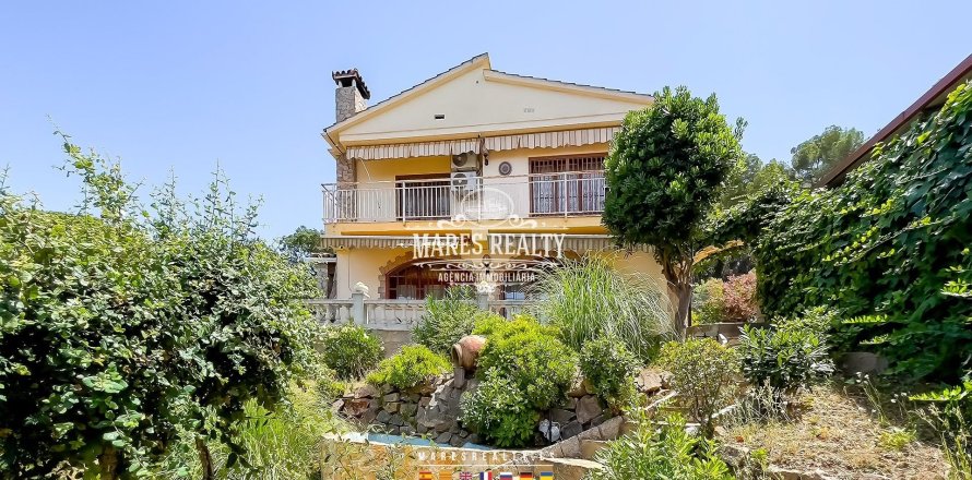 Villa de 5 dormitorios en venta en Lloret de Mar, Gerona, Cataluña, Spain № 1017