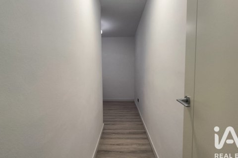 Apartamento de 4 dormitorios en venta en Vilanova i la Geltrú, Barcelona, Cataluña, Spain № 7423 - foto 5
