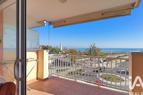 Apartamento de 4 dormitorios en venta en Vilanova i la Geltrú, Barcelona, Cataluña, Spain № 7423