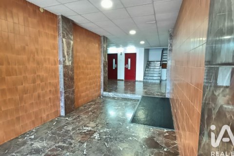 Apartamento de 4 dormitorios en venta en Vilanova i la Geltrú, Barcelona, Cataluña, Spain № 7423 - foto 2
