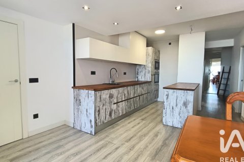 Apartamento de 4 dormitorios en venta en Vilanova i la Geltrú, Barcelona, Cataluña, Spain № 7423 - foto 28