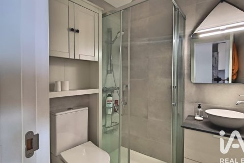Apartamento de 4 dormitorios en venta en Vilanova i la Geltrú, Barcelona, Cataluña, Spain № 7423 - foto 12