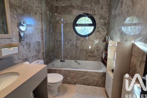Apartamento de 4 dormitorios en venta en Calafell, Tarragona, Cataluña, Spain № 7420 - foto 17