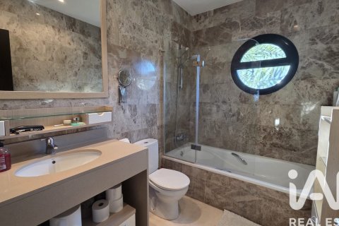 Apartamento de 4 dormitorios en venta en Calafell, Tarragona, Cataluña, Spain № 7420 - foto 16
