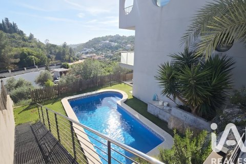 Apartamento de 4 dormitorios en venta en Calafell, Tarragona, Cataluña, Spain № 7420 - foto 30