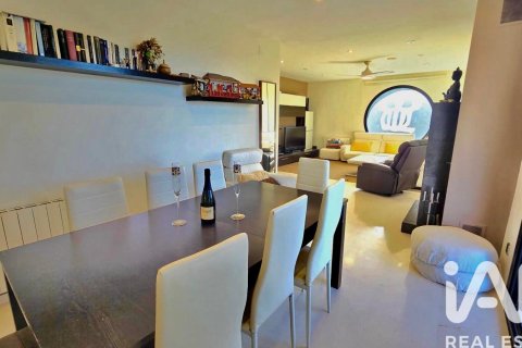 Apartamento de 4 dormitorios en venta en Calafell, Tarragona, Cataluña, Spain № 7420 - foto 24