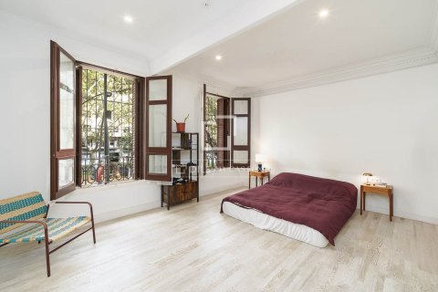 Apartamento de 3 dormitorios en venta en Barcelona, Cataluña, Spain № 3971 - foto 30