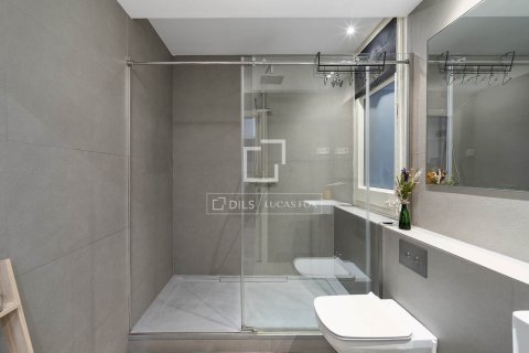 Apartamento de 3 dormitorios en venta en Barcelona, Cataluña, Spain № 3971 - foto 24