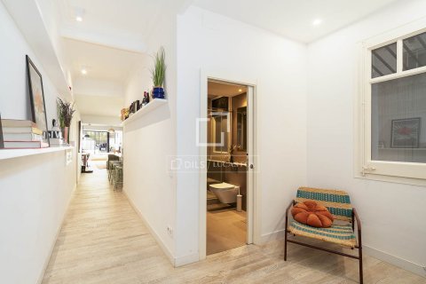 Apartamento de 3 dormitorios en venta en Barcelona, Cataluña, Spain № 3971 - foto 22