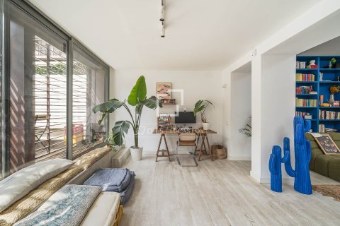 Apartamento de 3 dormitorios en venta en Barcelona, Cataluña, Spain № 3971 - foto 5
