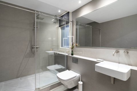 Apartamento de 3 dormitorios en venta en Barcelona, Cataluña, Spain № 3971 - foto 23