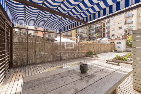 Apartamento de 3 dormitorios en venta en Barcelona, Cataluña, Spain № 3971 - foto 3