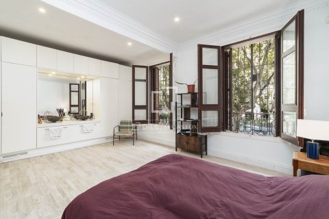 Apartamento de 3 dormitorios en venta en Barcelona, Cataluña, Spain № 3971 - foto 27