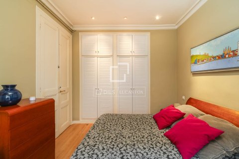 Apartamento de 3 dormitorios en venta en Barcelona, Cataluña, Spain № 3972 - foto 23