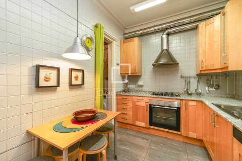 Apartamento de 3 dormitorios en venta en Barcelona, Cataluña, Spain № 3972 - foto 9