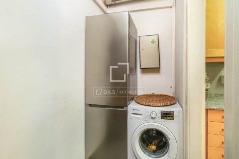 Apartamento de 3 dormitorios en venta en Barcelona, Cataluña, Spain № 3972 - foto 12