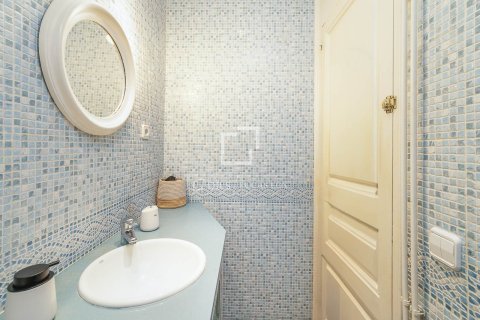 Apartamento de 3 dormitorios en venta en Barcelona, Cataluña, Spain № 3972 - foto 14