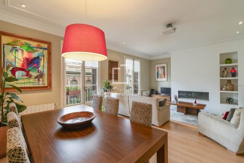Apartamento de 3 dormitorios en venta en Barcelona, Cataluña, Spain № 3972 - foto 7