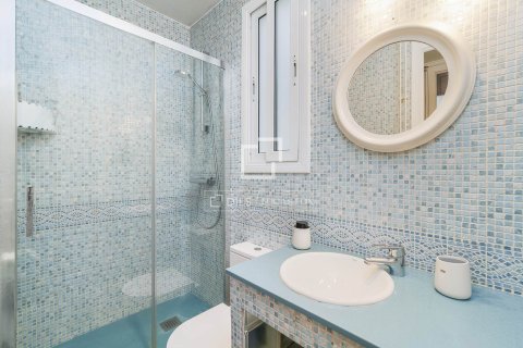 Apartamento de 3 dormitorios en venta en Barcelona, Cataluña, Spain № 3972 - foto 13