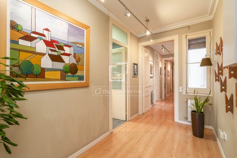 Apartamento de 3 dormitorios en venta en Barcelona, Cataluña, Spain № 3972 - foto 8