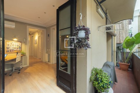 Apartamento de 3 dormitorios en venta en Barcelona, Cataluña, Spain № 3972 - foto 24
