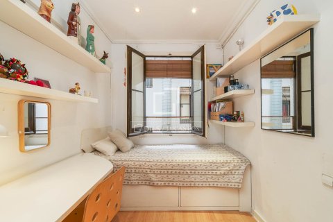 Apartamento de 3 dormitorios en venta en Barcelona, Cataluña, Spain № 3972 - foto 15