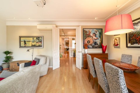 Apartamento de 3 dormitorios en venta en Barcelona, Cataluña, Spain № 3972 - foto 5