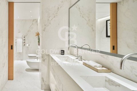 Apartamento de 2 dormitorios en venta en Barcelona, Cataluña, Spain № 5973 - foto 8