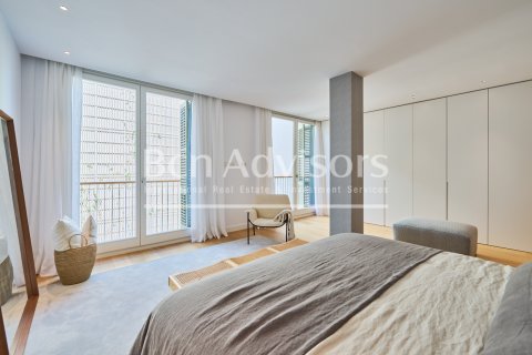 Apartamento de 4 dormitorios en venta en Barcelona, Cataluña, Spain № 2851 - foto 16