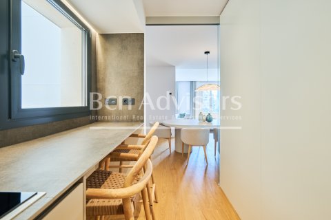 Apartamento de 4 dormitorios en venta en Barcelona, Cataluña, Spain № 2851 - foto 8