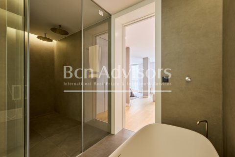 Apartamento de 4 dormitorios en venta en Barcelona, Cataluña, Spain № 2851 - foto 22