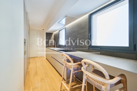 Apartamento de 2 dormitorios en venta en Barcelona, Cataluña, Spain № 2853 - foto 17