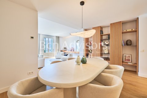 Apartamento de 2 dormitorios en venta en Barcelona, Cataluña, Spain № 2853 - foto 12