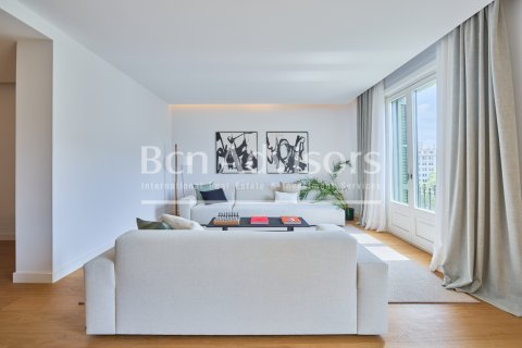 Apartamento de 2 dormitorios en venta en Barcelona, Cataluña, Spain № 2853 - foto 5